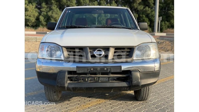 Big with watermark nissan pickup ashanti import dubai 14744