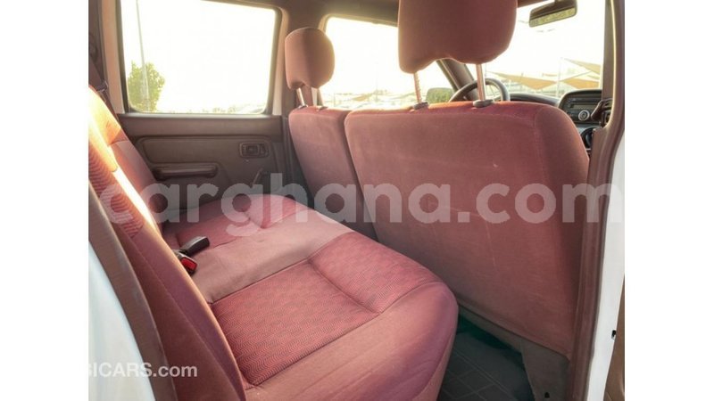 Big with watermark nissan pickup ashanti import dubai 14744