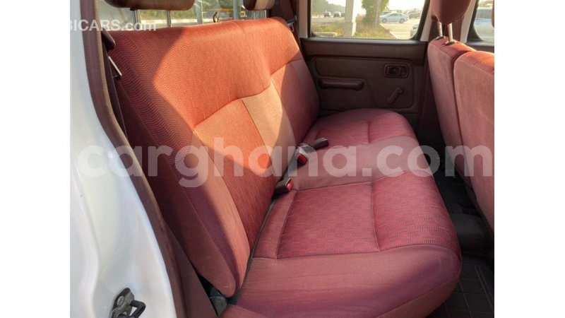 Big with watermark nissan pickup ashanti import dubai 14744