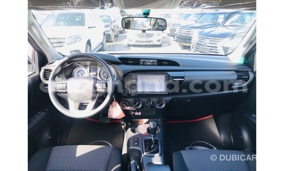 Sayi Imported Toyota Hilux White Mota in Import - Dubai a Ashanti Sayi Imported Toyota Hilux White Mota in Import - Dubai a Ashanti