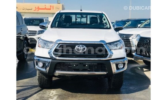 Sayi Imported Toyota Hilux White Mota in Import - Dubai a Ashanti Sayi Imported Toyota Hilux White Mota in Import - Dubai a Ashanti