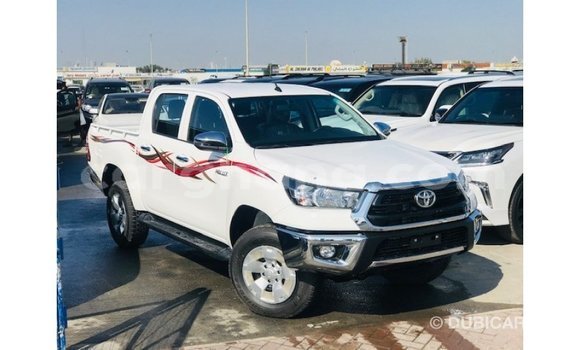 Sayi Imported Toyota Hilux White Mota in Import - Dubai a Ashanti Sayi Imported Toyota Hilux White Mota in Import - Dubai a Ashanti