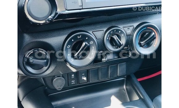 Sayi Imported Toyota Hilux White Mota in Import - Dubai a Ashanti Sayi Imported Toyota Hilux White Mota in Import - Dubai a Ashanti