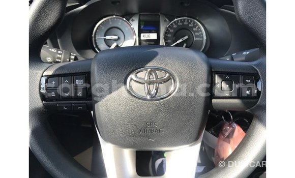 Sayi Imported Toyota Hilux White Mota in Import - Dubai a Ashanti Sayi Imported Toyota Hilux White Mota in Import - Dubai a Ashanti