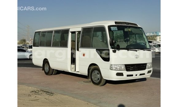 Ra Imported Toyota Coaster funfun Ọkọ̀ in Import - Dubai ni Ashanti Ra Imported Toyota Coaster funfun Ọkọ̀ in Import - Dubai ni Ashanti