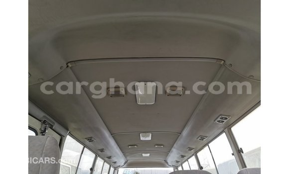 Ra Imported Toyota Coaster funfun Ọkọ̀ in Import - Dubai ni Ashanti Ra Imported Toyota Coaster funfun Ọkọ̀ in Import - Dubai ni Ashanti