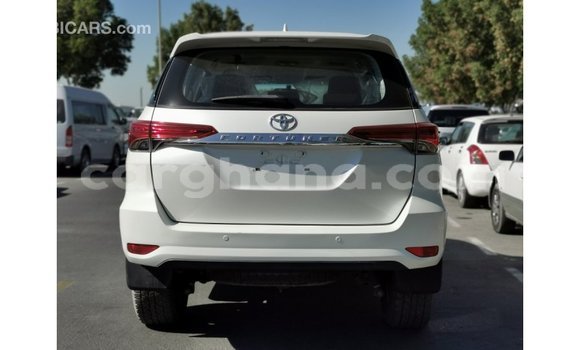 Sayi Imported Toyota Fortuner White Mota in Import - Dubai a Ashanti Sayi Imported Toyota Fortuner White Mota in Import - Dubai a Ashanti