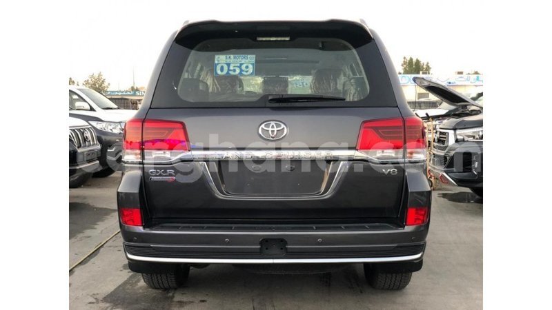 Big with watermark toyota land cruiser ashanti import dubai 14796