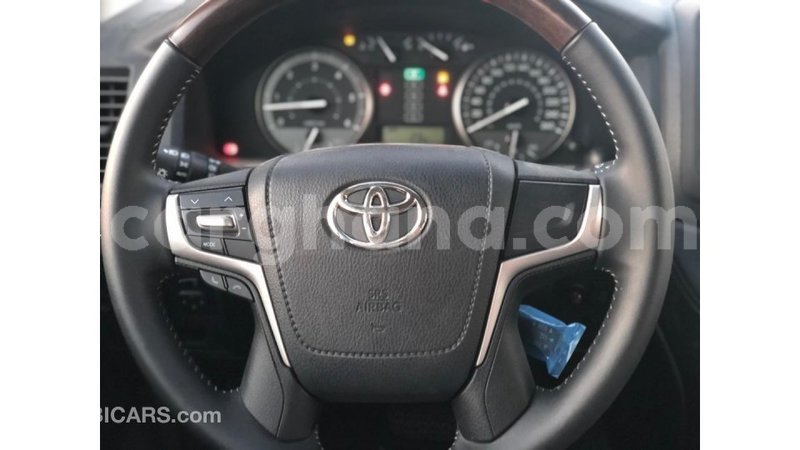 Big with watermark toyota land cruiser ashanti import dubai 14796