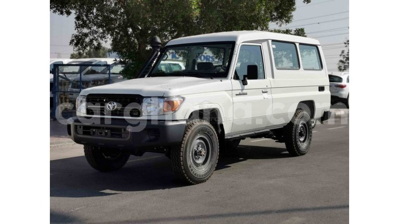 Big with watermark toyota land cruiser ashanti import dubai 14797