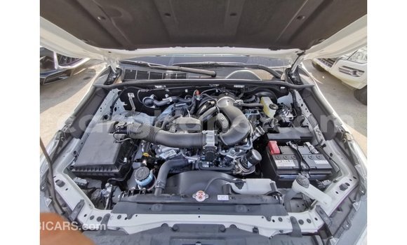 Sayi Imported Toyota Hilux White Mota in Import - Dubai a Ashanti Sayi Imported Toyota Hilux White Mota in Import - Dubai a Ashanti