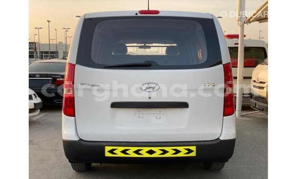 Buy Import Hyundai Accent White Car in Import - Dubai in Ashanti Buy Import Hyundai Accent White Car in Import - Dubai in Ashanti