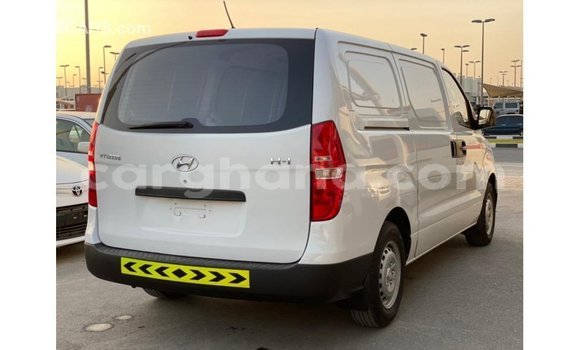Buy Import Hyundai Accent White Car in Import - Dubai in Ashanti Buy Import Hyundai Accent White Car in Import - Dubai in Ashanti