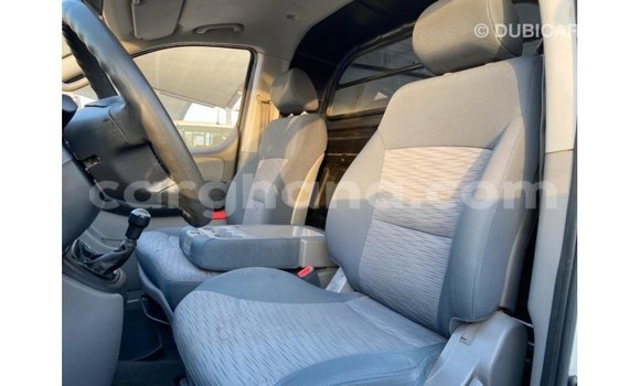 Buy Import Hyundai Accent White Car in Import - Dubai in Ashanti Buy Import Hyundai Accent White Car in Import - Dubai in Ashanti