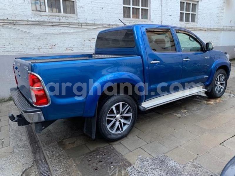Big with watermark hilux3