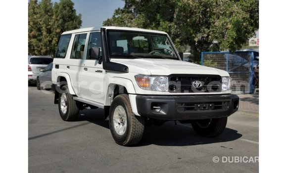 Ra Imported Toyota Land Cruiser funfun Ọkọ̀ in Import - Dubai ni Ashanti Ra Imported Toyota Land Cruiser funfun Ọkọ̀ in Import - Dubai ni Ashanti