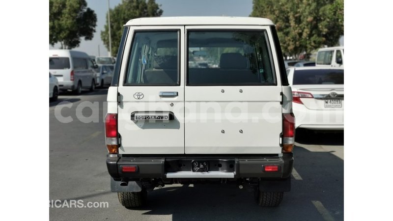 Big with watermark toyota land cruiser ashanti import dubai 14827