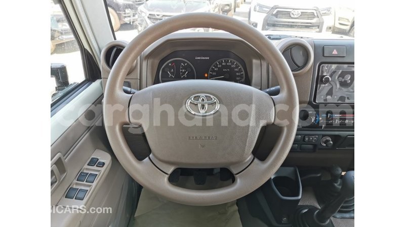 Big with watermark toyota land cruiser ashanti import dubai 14827