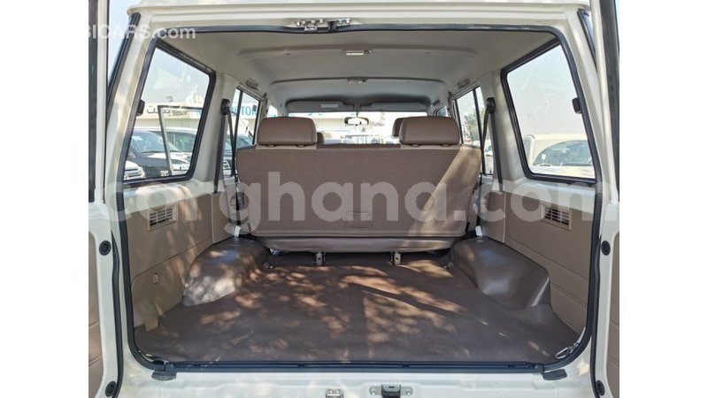 Big with watermark toyota land cruiser ashanti import dubai 14827