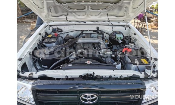 Ra Imported Toyota Land Cruiser funfun Ọkọ̀ in Import - Dubai ni Ashanti Ra Imported Toyota Land Cruiser funfun Ọkọ̀ in Import - Dubai ni Ashanti