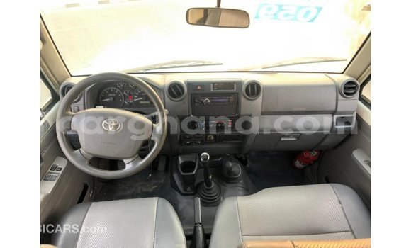Sayi Imported Toyota Land Cruiser White Mota in Import - Dubai a Ashanti Sayi Imported Toyota Land Cruiser White Mota in Import - Dubai a Ashanti