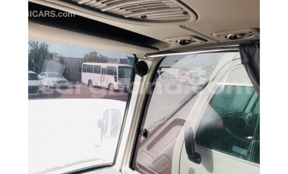 Ra Imported Toyota Coaster funfun Ọkọ̀ in Import - Dubai ni Ashanti Ra Imported Toyota Coaster funfun Ọkọ̀ in Import - Dubai ni Ashanti