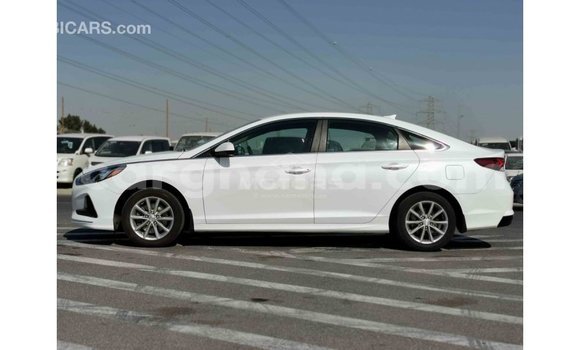 Ra Imported Hyundai Sonata funfun Ọkọ̀ in Import - Dubai ni Ashanti Ra Imported Hyundai Sonata funfun Ọkọ̀ in Import - Dubai ni Ashanti