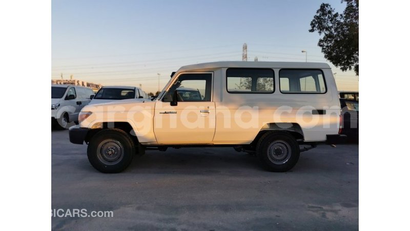 Big with watermark toyota land cruiser ashanti import dubai 14870