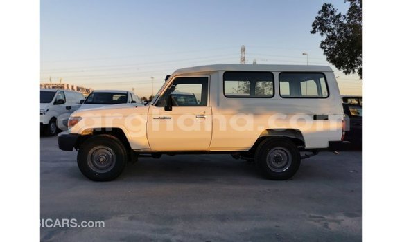 Ra Imported Toyota Land Cruiser funfun Ọkọ̀ in Import - Dubai ni Ashanti Ra Imported Toyota Land Cruiser funfun Ọkọ̀ in Import - Dubai ni Ashanti