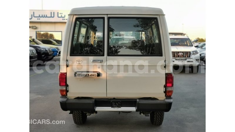 Big with watermark toyota land cruiser ashanti import dubai 14870