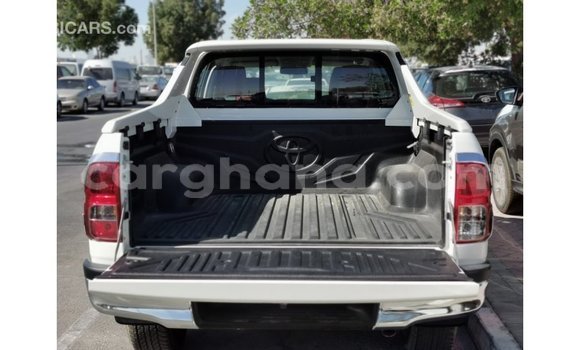 Ra Imported Toyota Hilux funfun Ọkọ̀ in Import - Dubai ni Ashanti Ra Imported Toyota Hilux funfun Ọkọ̀ in Import - Dubai ni Ashanti