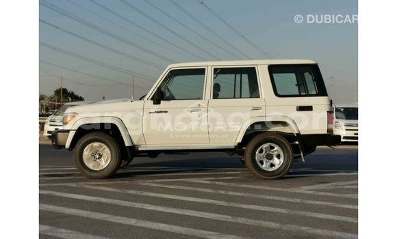 Ra Imported Toyota Land Cruiser funfun Ọkọ̀ in Import - Dubai ni Ashanti Ra Imported Toyota Land Cruiser funfun Ọkọ̀ in Import - Dubai ni Ashanti
