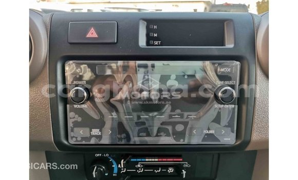 Ra Imported Toyota Land Cruiser funfun Ọkọ̀ in Import - Dubai ni Ashanti Ra Imported Toyota Land Cruiser funfun Ọkọ̀ in Import - Dubai ni Ashanti