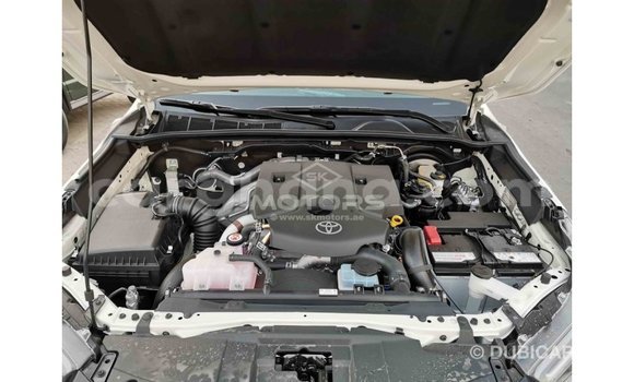 Buy Import Toyota Hilux White Car in Import - Dubai in Ashanti Buy Import Toyota Hilux White Car in Import - Dubai in Ashanti