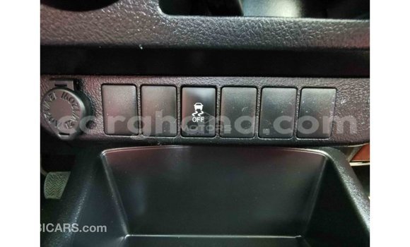 Sayi Imported Toyota Hilux White Mota in Import - Dubai a Ashanti Sayi Imported Toyota Hilux White Mota in Import - Dubai a Ashanti