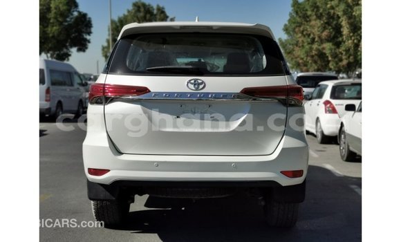 Sayi Imported Toyota Fortuner White Mota in Import - Dubai a Ashanti Sayi Imported Toyota Fortuner White Mota in Import - Dubai a Ashanti