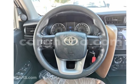 Sayi Imported Toyota Fortuner White Mota in Import - Dubai a Ashanti Sayi Imported Toyota Fortuner White Mota in Import - Dubai a Ashanti
