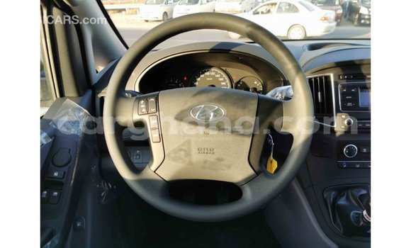 Buy Import Hyundai Cargo White Car in Import - Dubai in Ashanti Buy Import Hyundai Cargo White Car in Import - Dubai in Ashanti