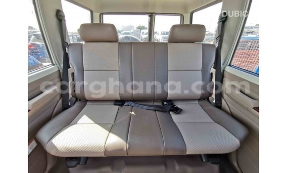 Buy Import Toyota Land Cruiser White Car in Import - Dubai in Ashanti Buy Import Toyota Land Cruiser White Car in Import - Dubai in Ashanti