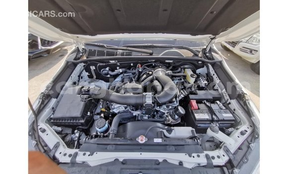 Ra Imported Toyota Hilux funfun Ọkọ̀ in Import - Dubai ni Ashanti Ra Imported Toyota Hilux funfun Ọkọ̀ in Import - Dubai ni Ashanti