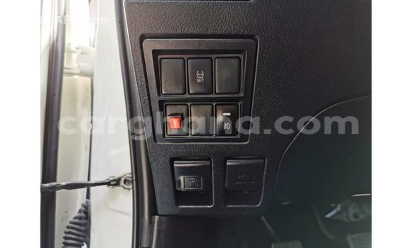 Sayi Imported Toyota Hilux White Mota in Import - Dubai a Ashanti Sayi Imported Toyota Hilux White Mota in Import - Dubai a Ashanti