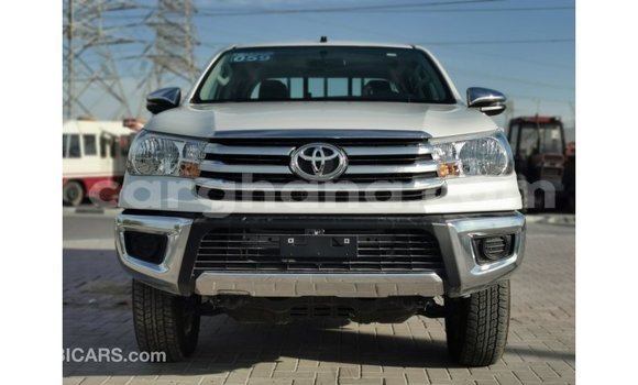 Sayi Imported Toyota Hilux White Mota in Import - Dubai a Ashanti Sayi Imported Toyota Hilux White Mota in Import - Dubai a Ashanti