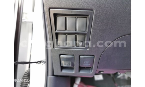 Ra Imported Toyota Hilux funfun Ọkọ̀ in Import - Dubai ni Ashanti Ra Imported Toyota Hilux funfun Ọkọ̀ in Import - Dubai ni Ashanti