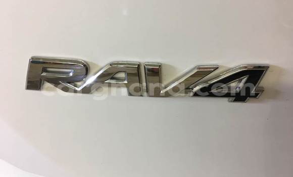 Sayi Na hannu Toyota RAV4 White Mota in Accra a Greater Accra Sayi Na hannu Toyota RAV4 White Mota in Accra a Greater Accra