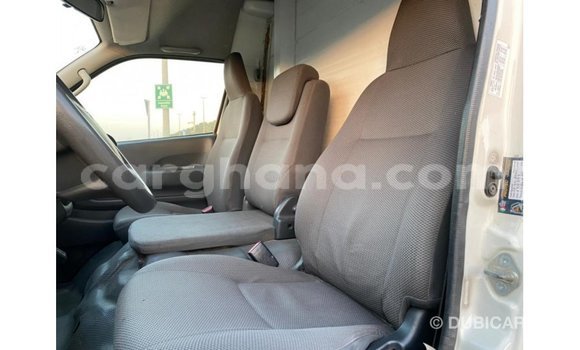 Sayi Imported Toyota Hiace White Mota in Import - Dubai a Ashanti Sayi Imported Toyota Hiace White Mota in Import - Dubai a Ashanti