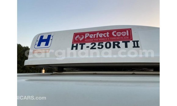 Sayi Imported Toyota Hiace White Mota in Import - Dubai a Ashanti Sayi Imported Toyota Hiace White Mota in Import - Dubai a Ashanti