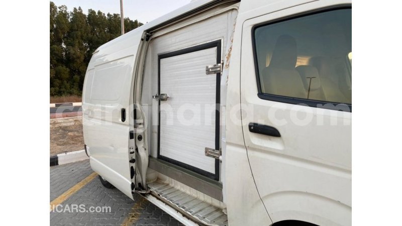 Big with watermark toyota hiace ashanti import dubai 14962