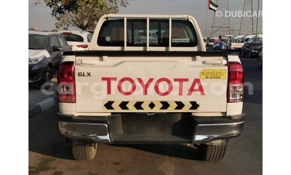 Buy Import Toyota Hilux White Car in Import - Dubai in Ashanti Buy Import Toyota Hilux White Car in Import - Dubai in Ashanti