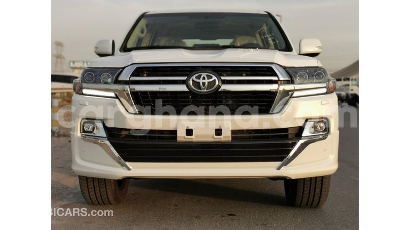 Big with watermark toyota land cruiser ashanti import dubai 14996