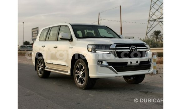 Buy Import Toyota Land Cruiser White Car in Import - Dubai in Ashanti Buy Import Toyota Land Cruiser White Car in Import - Dubai in Ashanti
